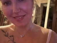 Like to have fun, enjoying chatting & playing.