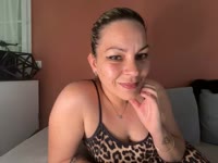 Minette du sud une (sexy infirmière) est là pour vous divertir , timide mais coquine