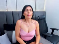 Hello! I am a very kind woman, I love meeting new people and cultures. I love having fun on the webcam and having a delicious and passionate moment