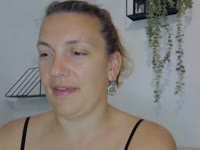Hallo ik ben Maud een Nederlandse dame. Ik ben gek op alles wat met sex te maken heeft en wil dit graag met je delen.Er zijn maar weinig dingen waar ik niet voor open sta en ben erg benieuwd naar je wensen.Ik hoop je snel te zien en geile dingen met je te beleven.XX Maud