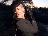 shower cam AngelinaKunis