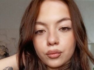 camwhore spreading pussy JulioCorner