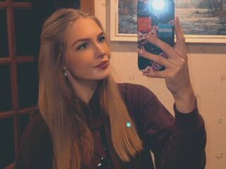 camslut showing tits KateyTouriny