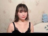 masturbating webcamgirl KeYuanYuan