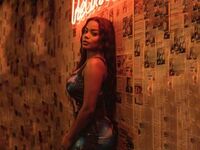 fingering camgirl LorraineJhonsson