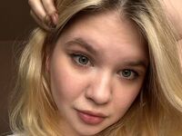 naked camgirl masturbating DebrahPloeger