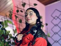 camgirl showing pussy AlanaGamez