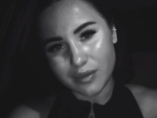 naughty camgirl fingering pussy AliceFluffy