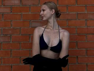 live sex webcam AlmaGrant