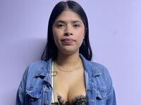 hot webcam slut AmeliaLaurent