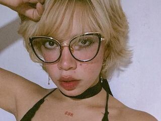 babe web cam AmelieMari