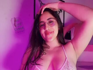 masturbating AmyVele