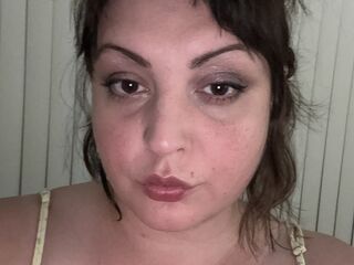 free live chatroom AnnieHelen