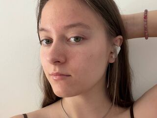 naked cam girl masturbating with vibrator BerthaPinkos