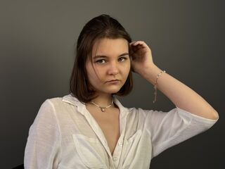 naughty camgirl masturbating with dildo CaritaMattox