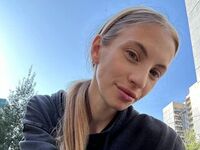 naked girl with webcam masturbating with sextoy CatherynBigger