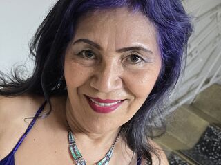 hot cam girl fingering shaved pussy CelesteBarners