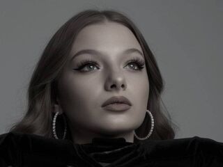 cam girl chat room CreolaScheidler