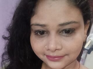bedroom web cam CurvySoniya