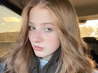 cam girl showing tits DaniellaSunshine
