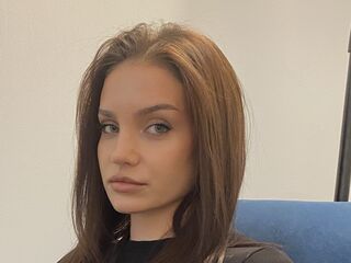 cam girl masturbating with vibrator DeirdreRamseur
