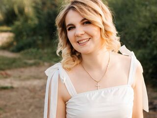 hardcore live show DemetriceAkpan