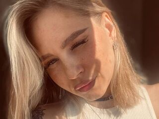 topless cam girl EvelinaDarkmoor
