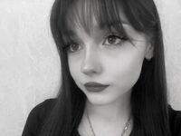 camgirl webcam EvelynnCaillouet