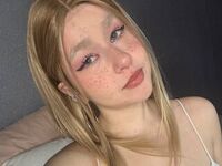 closeup web cam HoneyLumi