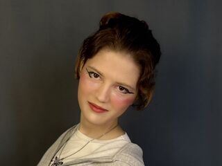 camgirl fingering shaved pussy IrisKemp