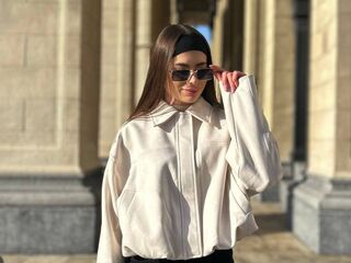 cam girl cam sex IsoldeRavencrest