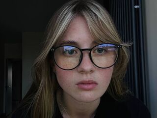 naughty cam girl masturbating JacelynAmenta