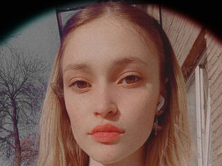 cam girl showing tits KendalSommella