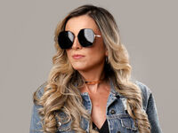 hot naked webcamgirl KiaraMoraes