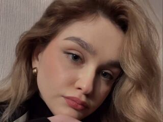 naked cam girl masturbating with sextoy KileyRipple