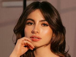 camgirl playing with vibrator LauriSweet