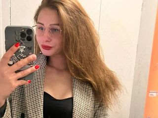shower webcam LillieMann