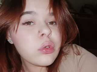 camgirl playing with sex toy LissaTerry