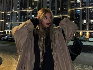 naked cam chatroom LizaKitchin