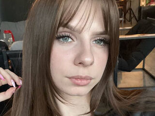 girl chatroom LoiseHarington