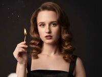 topless camgirl LolaCoresh