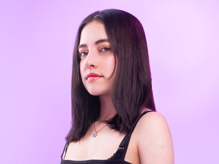 camgirl video chat LunaBelleth