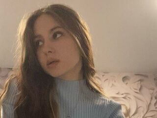 naughty camgirl fingering shaved pussy MalissaHans