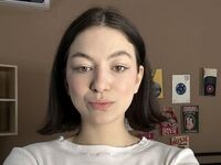 naughty cam girl fingering pussy MariaBett