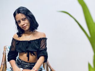 camgirl spreading pussy MarthinaLestrang