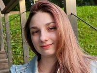 camwhore masturbating with vibrator MaryaSerrin