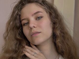 camgirl playing with sex toy MatildeKromka