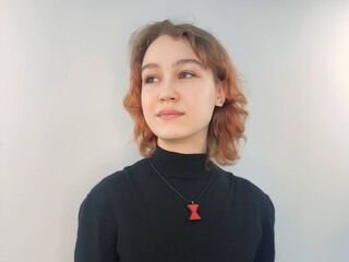 camgirl fingering bald pussy MeghanInclan