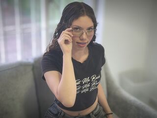 topless camgirl MelissaSkye