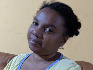 live sex cam MomoRazafy